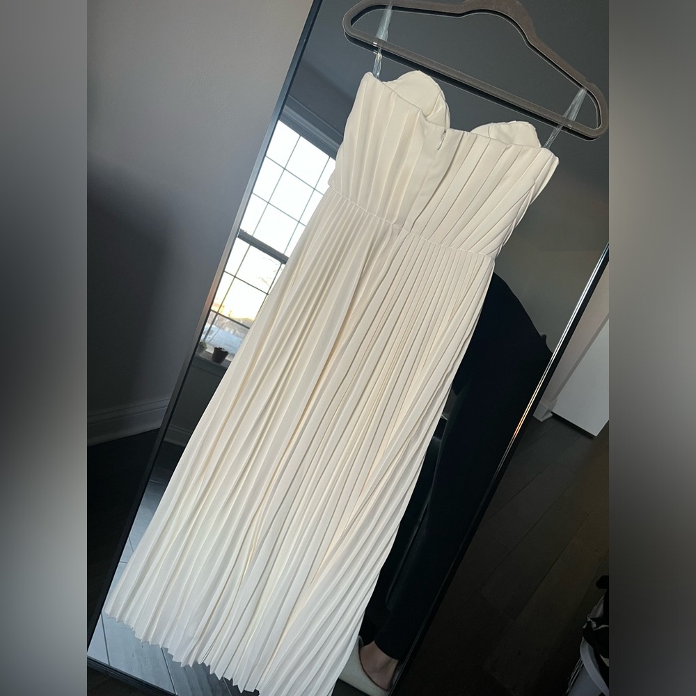 HOUSE OF CB 'Amorata' Ivory Pleated Maxi Dress XS Plus Cup - Picture 8 of 11